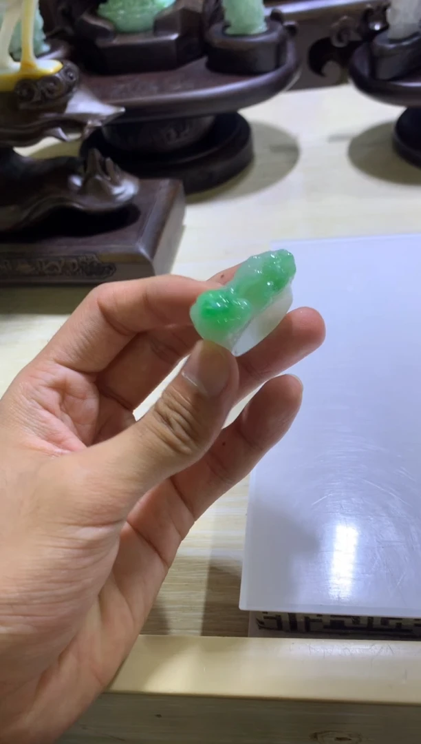 未镶嵌挂件翡翠落***情翡翠摆件