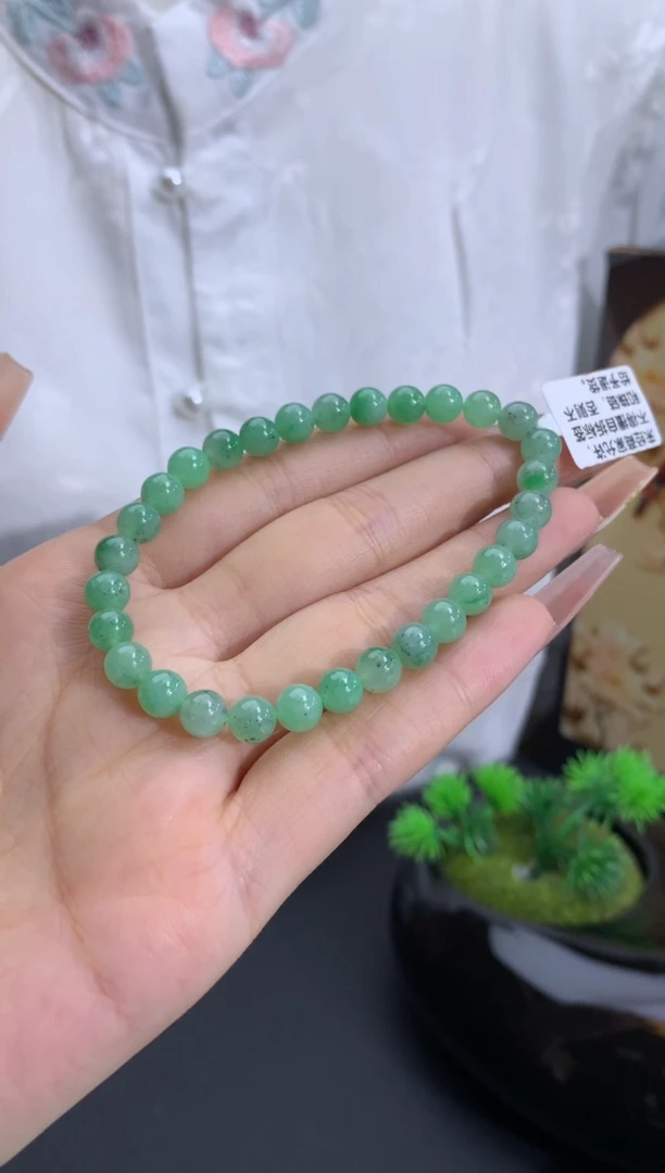 未镶嵌手链翡翠绿底带乌鸡 卡6.1mm（有纹