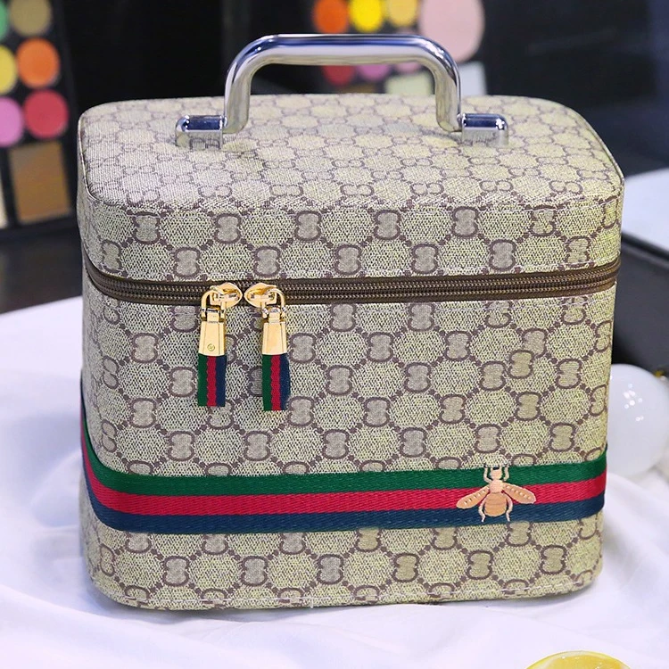 圆筒式休闲风涤纶收纳菱格化妆包高档多功能手提箱学生收纳箱便携