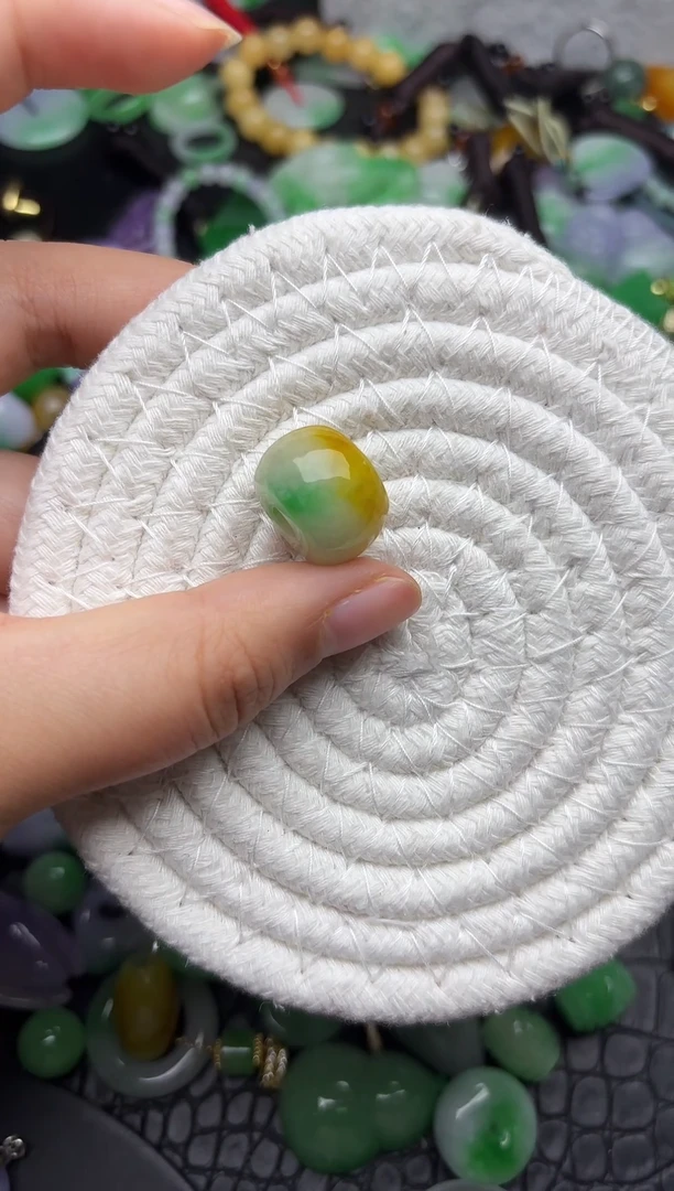 颈饰未镶嵌翡翠缅甸翡翠吊坠