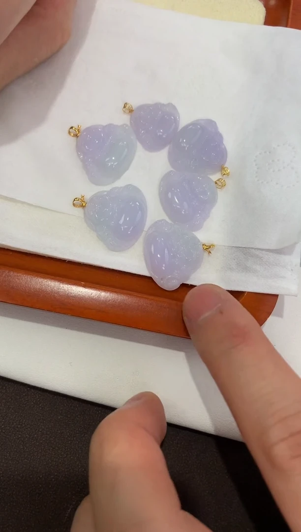 翡翠18K金镶嵌颈饰天然缅甸a货淡紫小佛多样性发其一