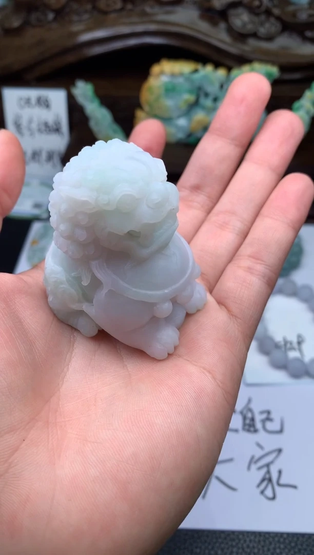 【闪购商品】定制翡翠未镶嵌狮子