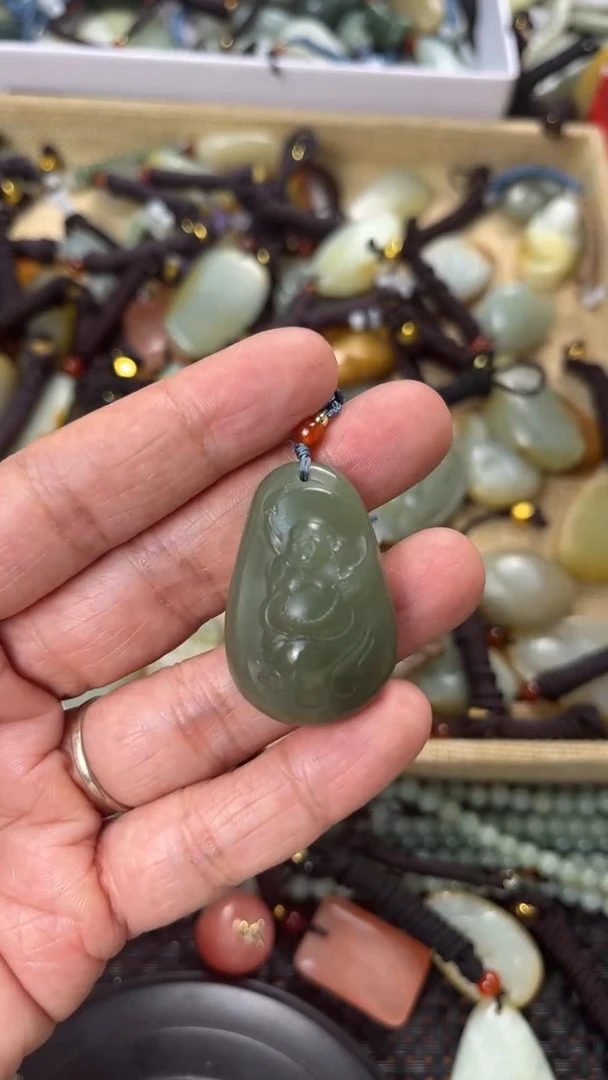 【闪购商品】和田玉颈饰未镶嵌多样性发货没有证书拍一发一有瑕