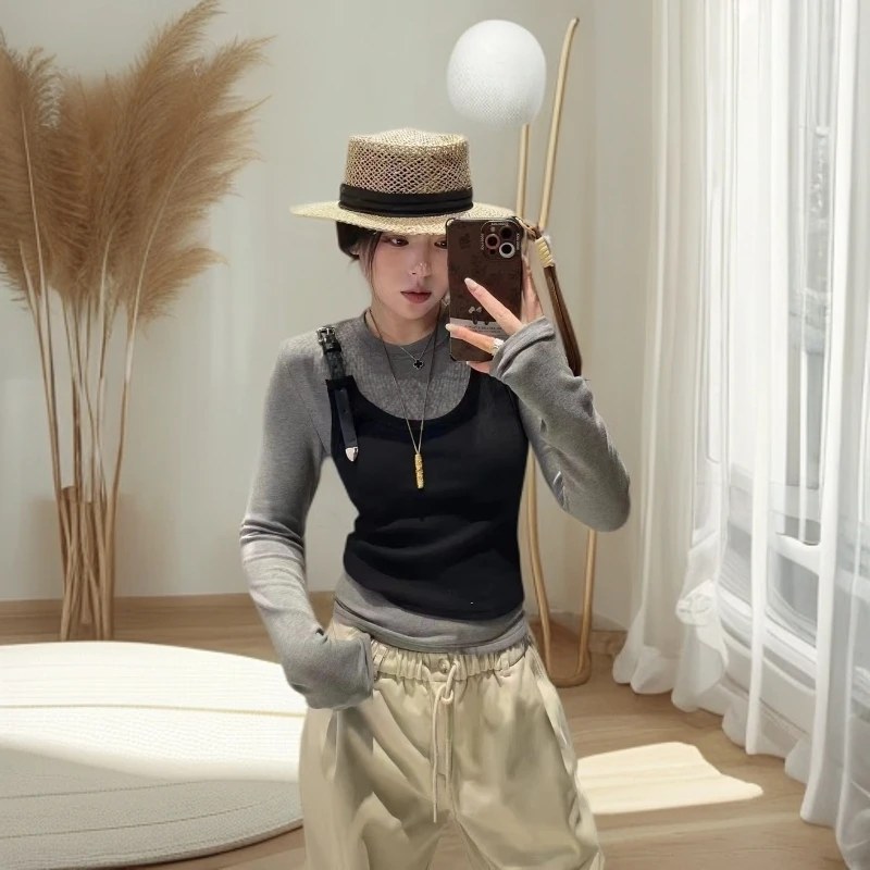 2025年秋冬季新款洋气潮流吊带马甲+打底衫两件套