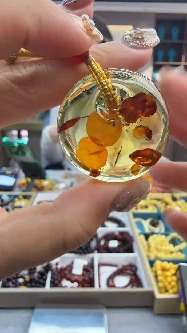 琥珀颈饰未镶嵌115秒拍号 假一罚三