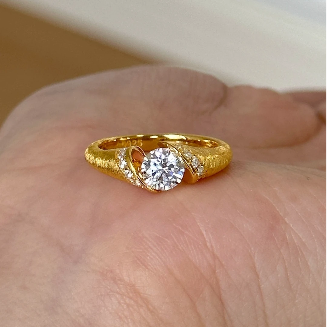 卡柒 铜合金戒指 拉丝悬浮闪锆戒指女时尚小众设计高级感食指戒