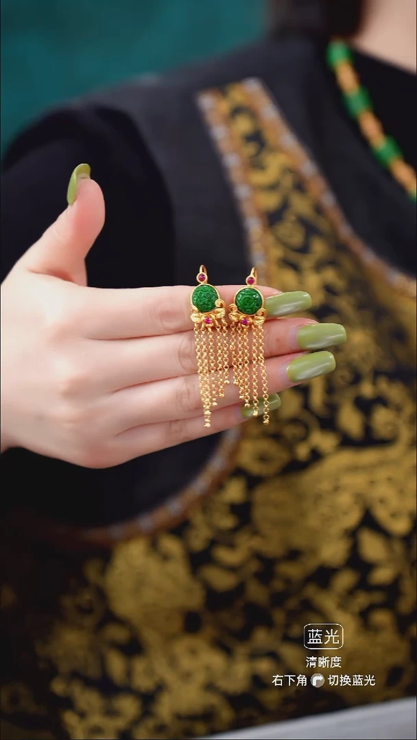 颈饰未镶嵌翡翠耳坠2