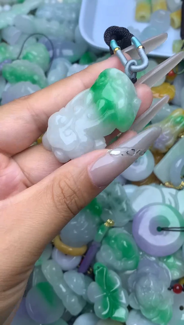 翡翠未镶嵌颈饰天然缅甸翡翠吊坠