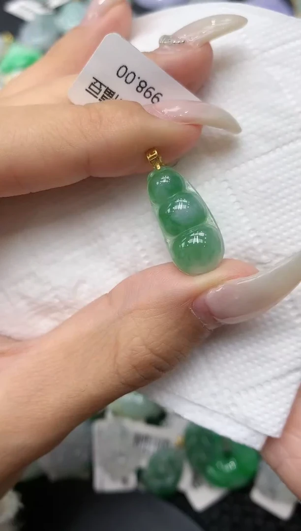 颈饰18K金镶嵌翡翠11111111111