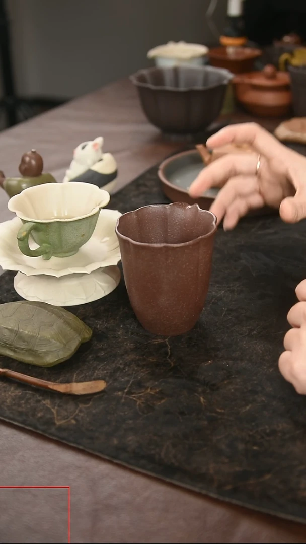 九隐茶器紫玉金砂公道杯