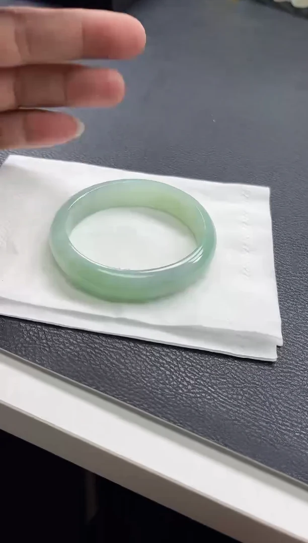 未镶嵌手镯（贵妃镯）翡翠翡翠6    贵妃5556
