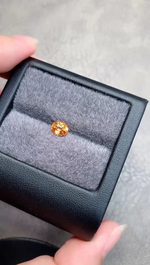【闪购商品】石榴石（芬达石）裸石未镶嵌1.27ct 椭圆 YH