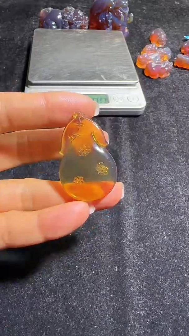 琥珀颈饰未镶嵌90