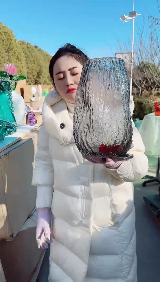 【闪购商品】玻璃安琪微瑕花瓶--M7OE9