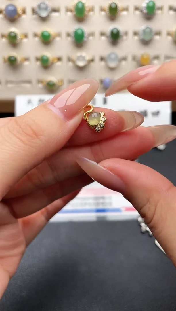 未镶嵌戒指翡翠一物一证一礼盒