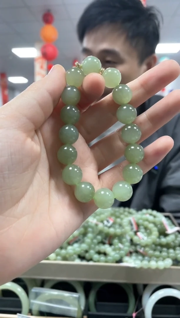 【闪购商品】和田玉手链未镶嵌湖水冻葡萄肉卡12手串一条
