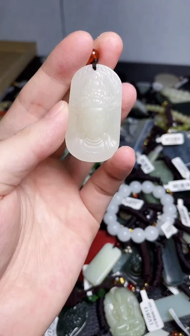 颈饰未镶嵌和田玉1