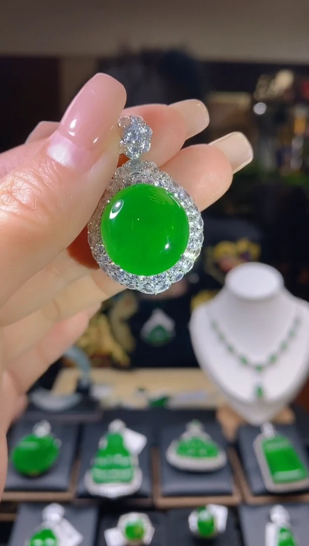 【闪购商品】翡翠吊坠(不含链)未镶嵌翡翠吊坠