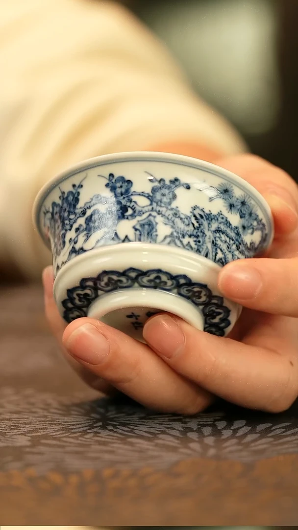 中式仿明青花松竹梅马蹄杯