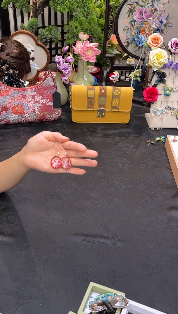织绣欣****?非遗苏绣手工饰品