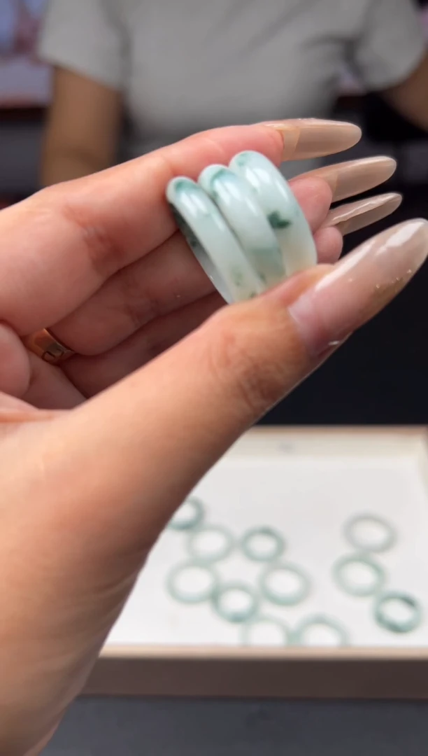 未镶嵌定制翡翠HDJT0184124多样性发其一