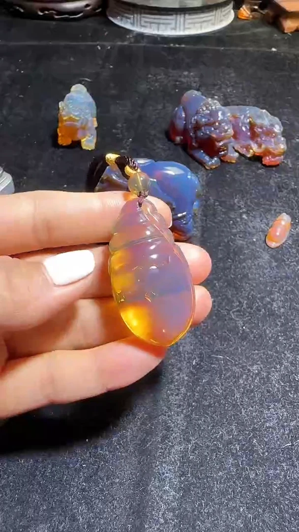 琥珀颈饰未镶嵌30