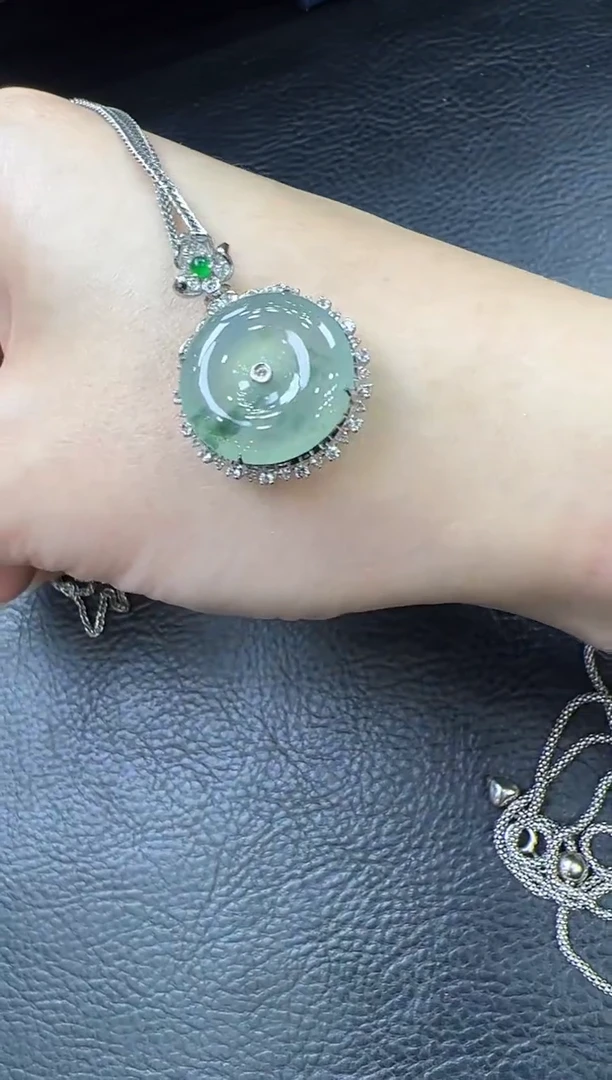 【闪购商品】翡翠挂件18K金镶嵌平安扣 不含链