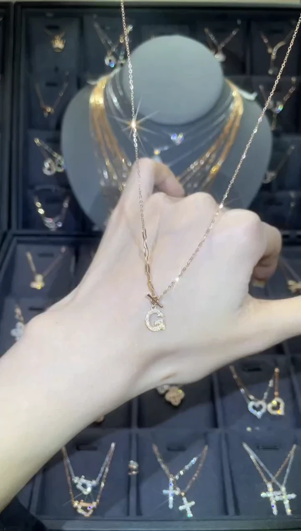 【闪购商品】钻石套链18K金镶嵌18K金玫 多人 字母G