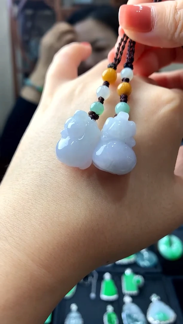 吊坠(不含链)未镶嵌翡翠猪   多样性发其一