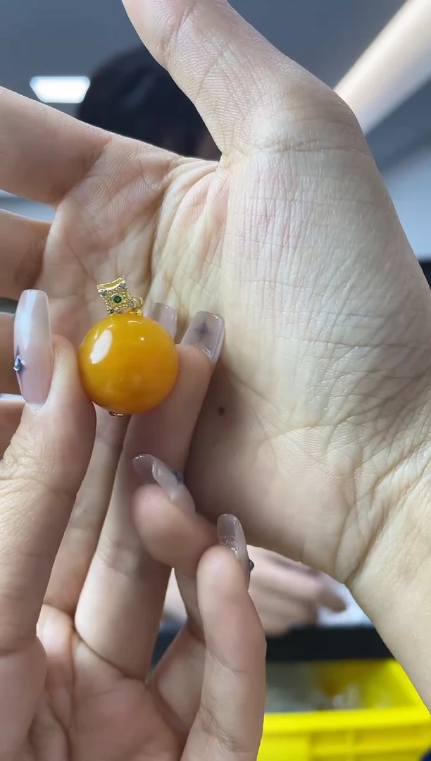 未镶嵌蜜蜡裸石多样性一件发货