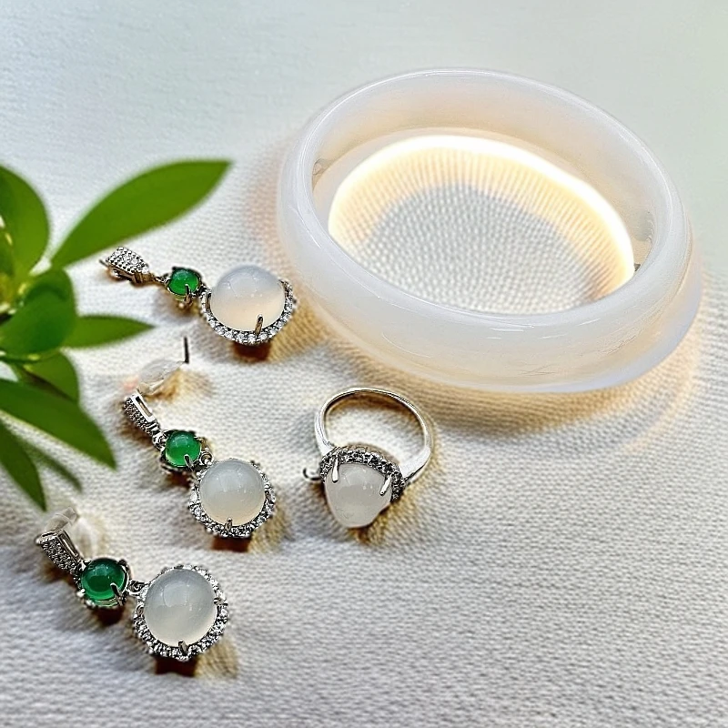 【梦梦专属】白色玉髓手镯+玉髓耳饰+玉髓吊坠+玉髓戒指DY7574517