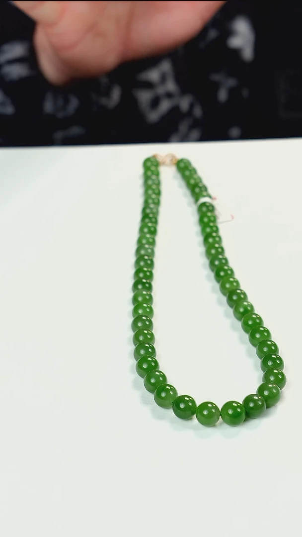 颈饰未镶嵌和田玉（碧玉）+卡10mm46珠果绿项链