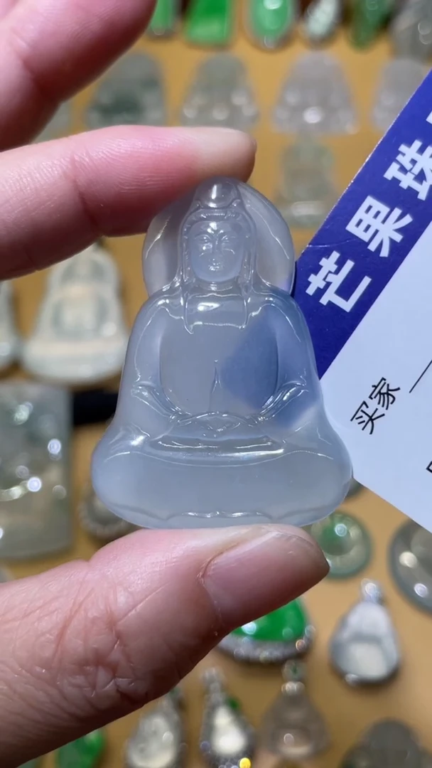 颈饰未镶嵌翡翠素衣观音46.7/33.5/4.6