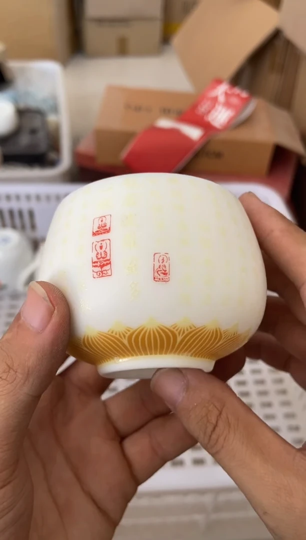 无运费险有瑕疵的摄影的产品有使用过的痕迹有点脏介意勿拍