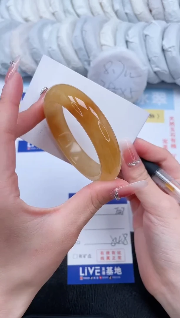 【闪购商品】石英质玉手镯未镶嵌T227-54.8