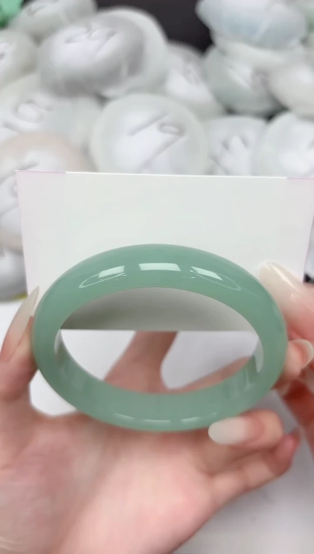 未镶嵌手镯石英质玉83-64.3