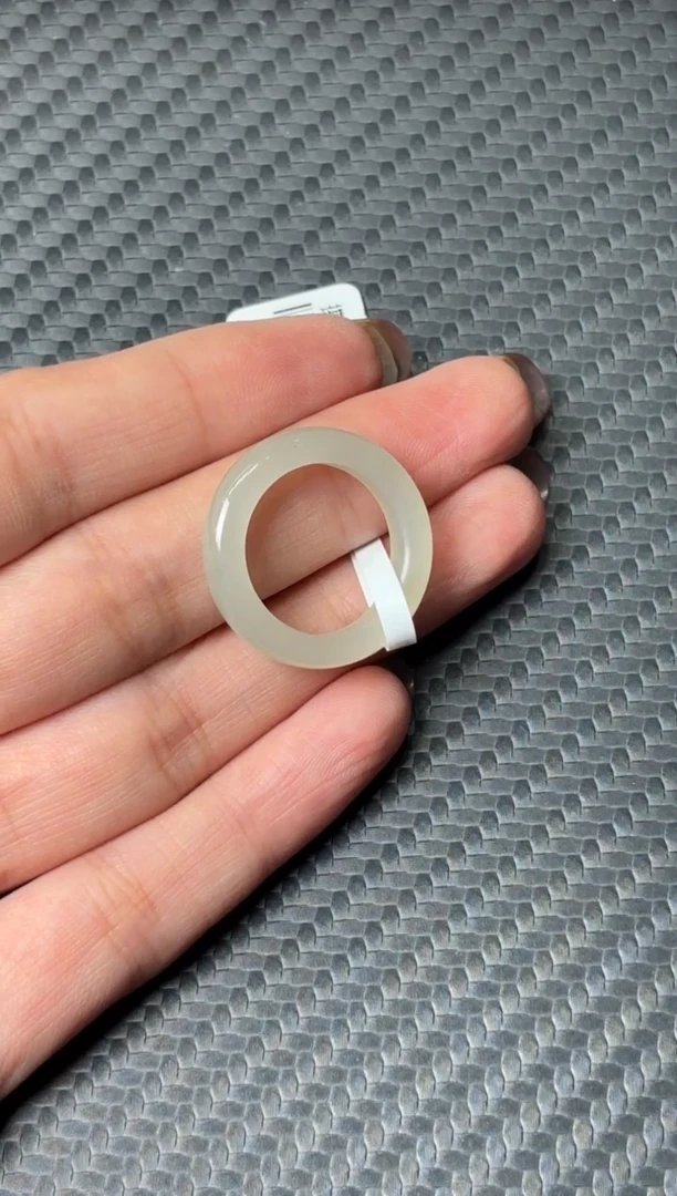 未镶嵌戒圈和田玉且末近矿微色差17h