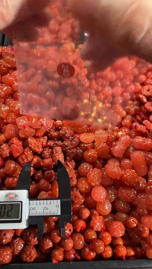 【闪购商品】南红玛瑙颈饰未镶嵌1