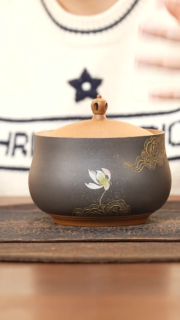 紫砂茶叶罐镂空钮清灰泥泥绘莲花描金刻祥云醒茶罐