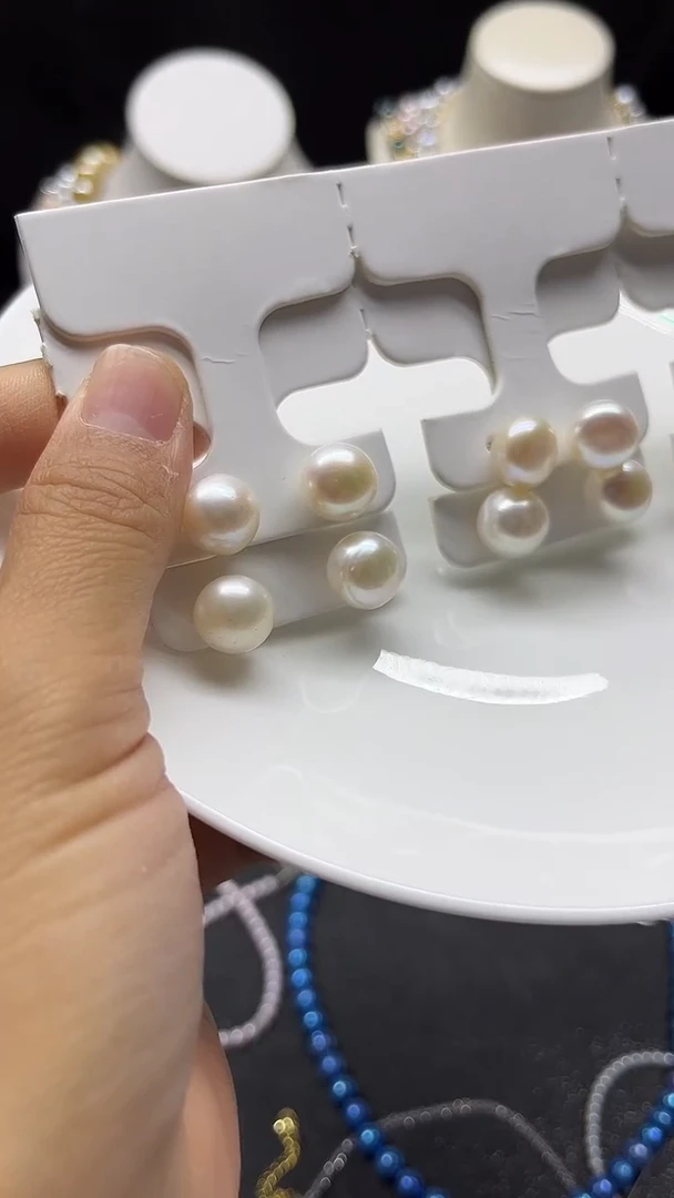 颈饰未镶嵌淡水珍珠多人