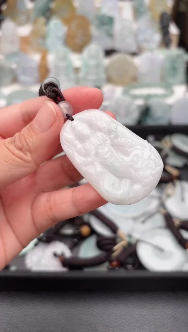 翡翠未镶嵌颈饰天然翡翠吊坠有瑕疵31