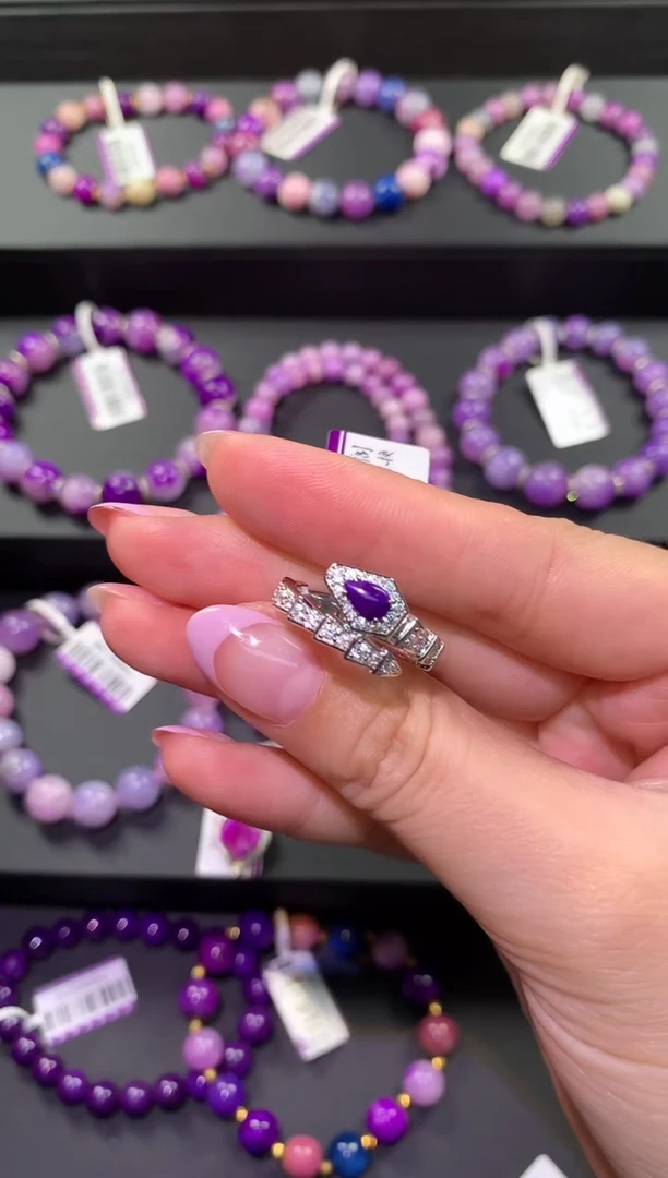 银S925镶嵌苏纪石（舒俱来）.戒指