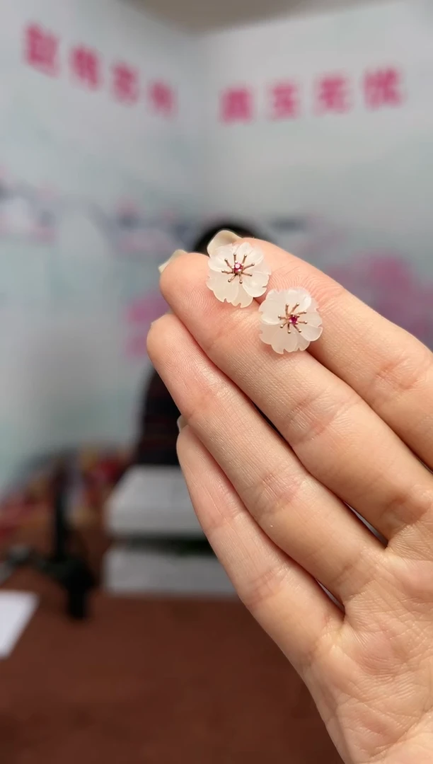 【闪购商品】和田玉耳饰18K金镶嵌A19-