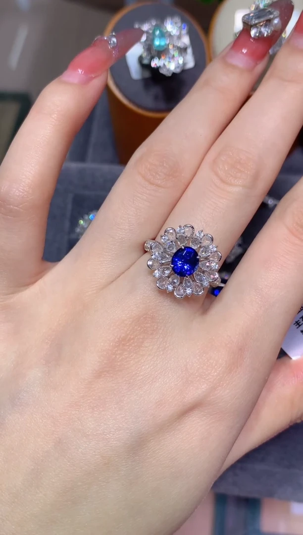 戒指蓝宝石18K金镶嵌1.11ct