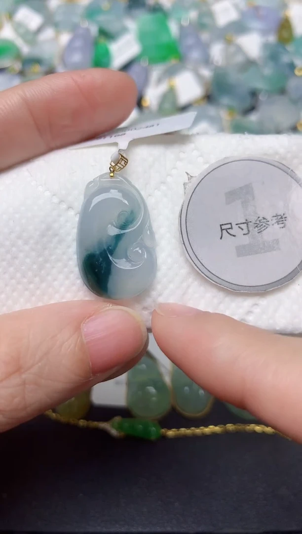 颈饰18K金镶嵌翡翠天然缅甸A货翡翠