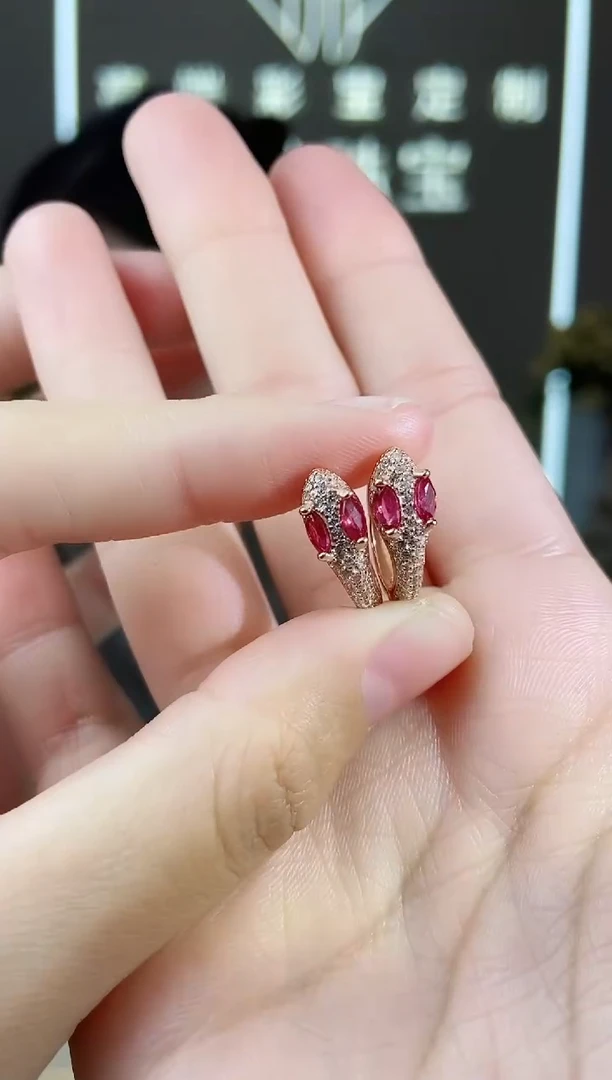 【闪购商品】红宝石耳饰银S925镶嵌耳饰