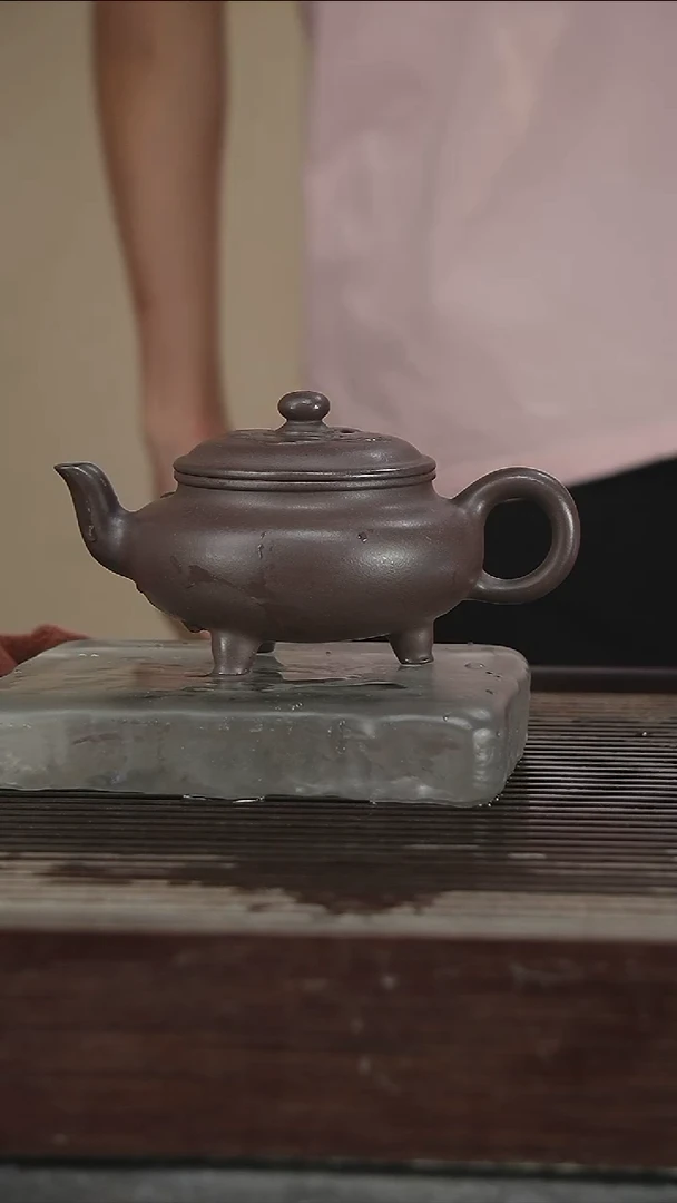 茶壶紫砂省大，带证260CC279号
