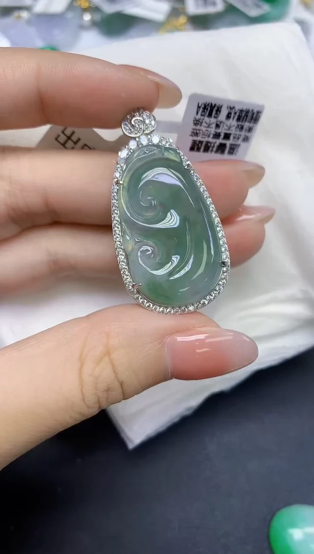 颈饰未镶嵌翡翠天然缅甸翡翠A货多样性发一件