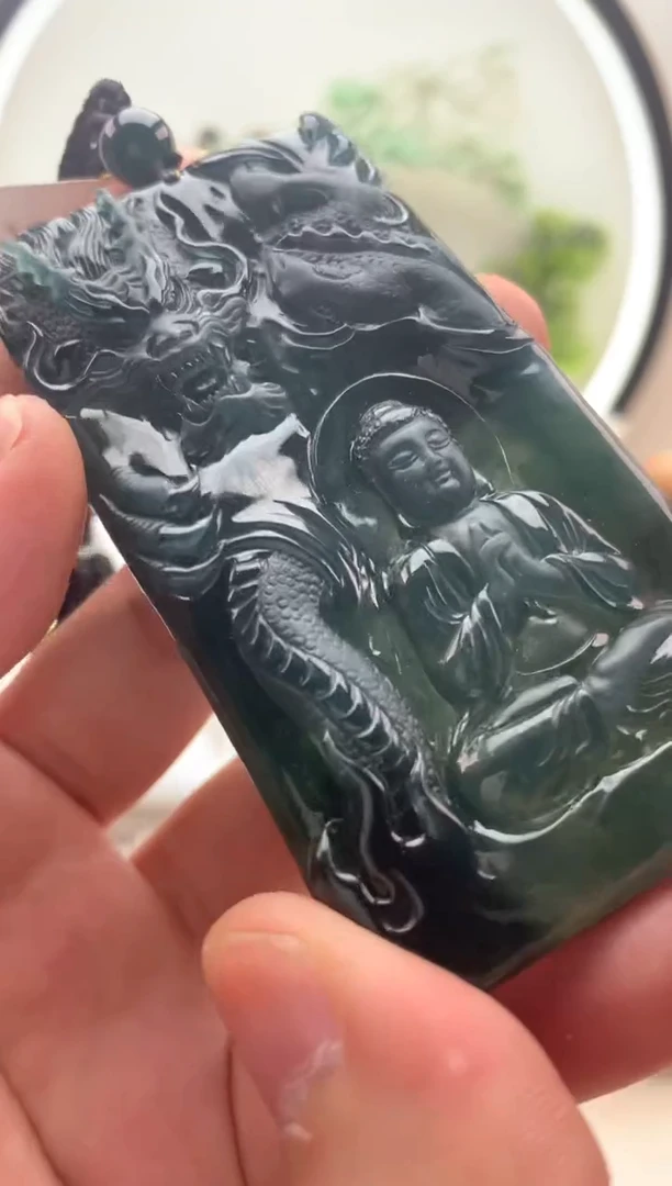 颈饰未镶嵌翡翠大日如来