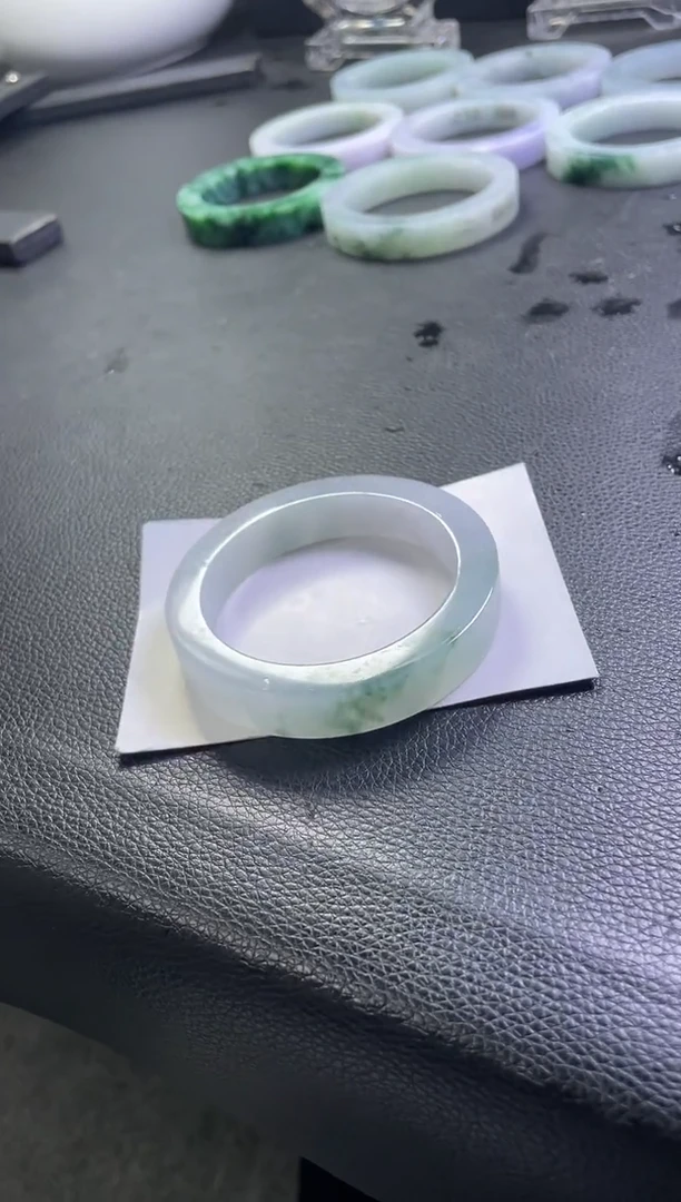 未镶嵌手镯定制翡翠果*手镯